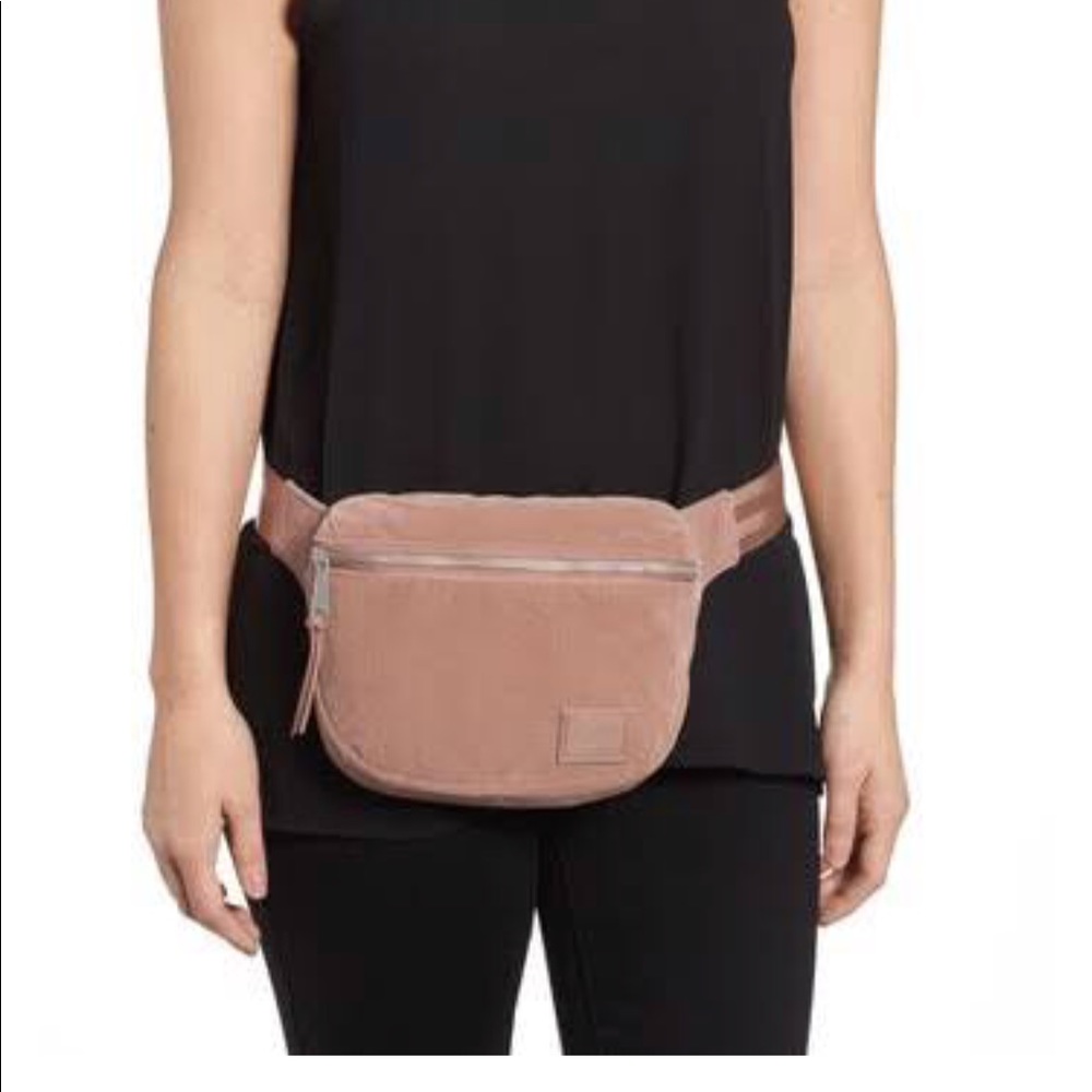 Herschel fanny pick. Brand new with tags